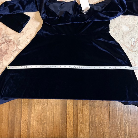 NEW Loveriche Velvet Keyhole Backless Mini Dress Size Large - Picture 11 of 14